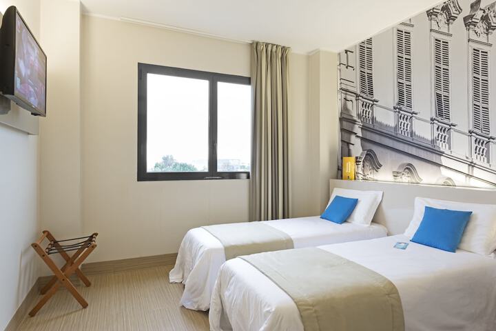 Room 8 of 49