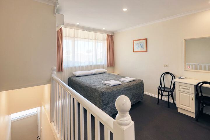 Room 9 of 22