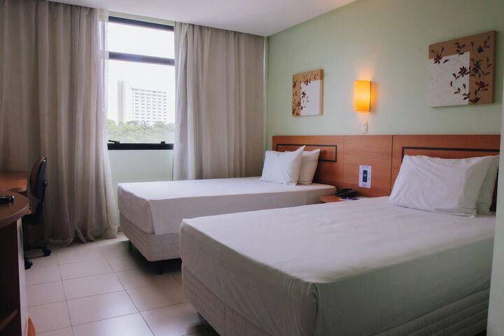 Room 6 of 38