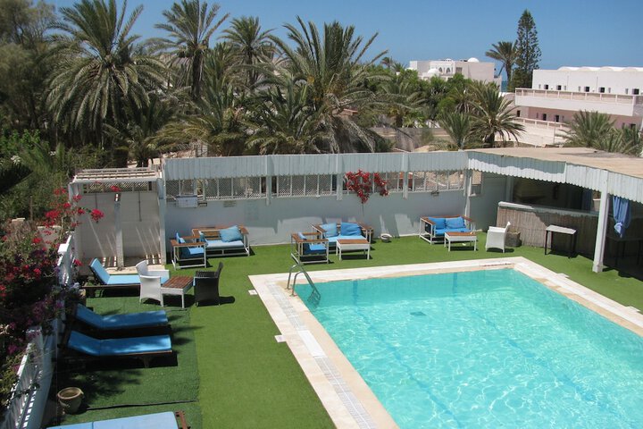 Pool 42 of 74