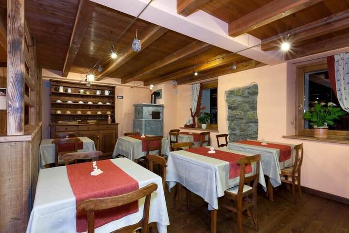 Dining Photos