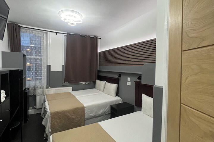 Room 85 of 127