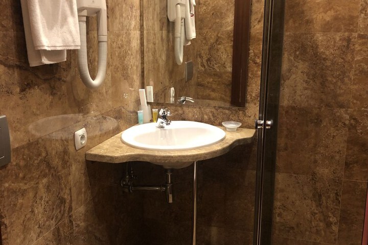 Room 43 of 78