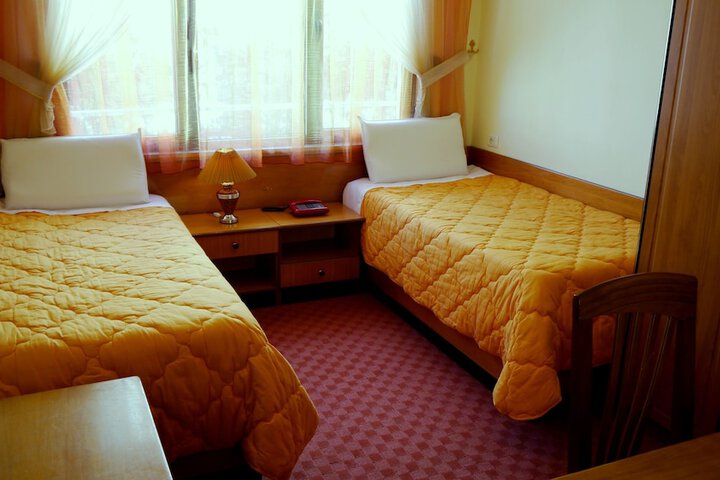 Room 5 of 32