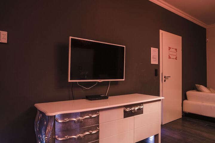 Room 115 of 161