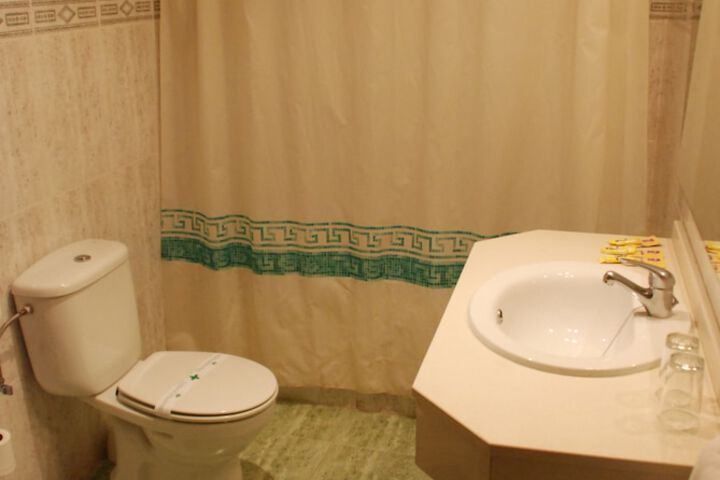 Room 21 of 35