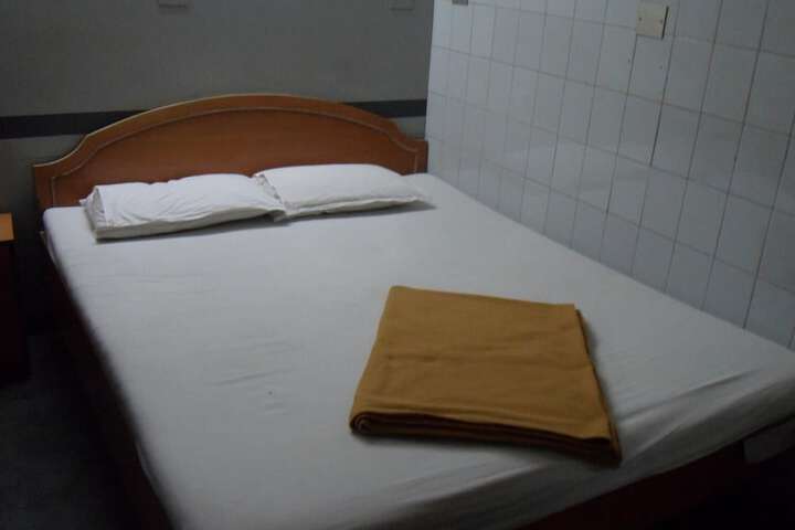 Room 11 of 22