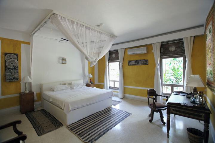 Room 40 of 149