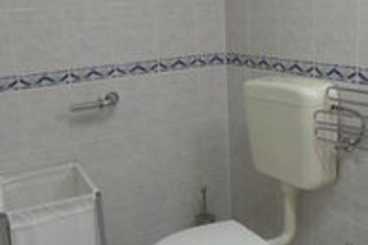 Room 6 of 44