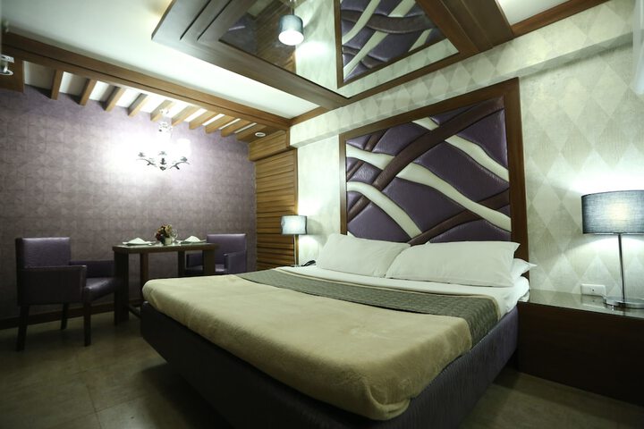 Room 18 of 21