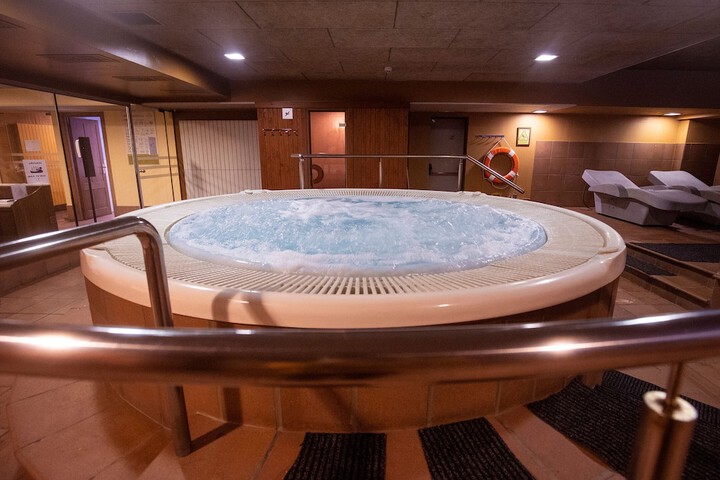 Spa 32 of 49