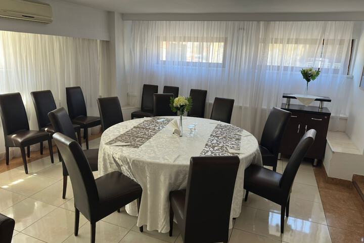 Dining 77 of 83