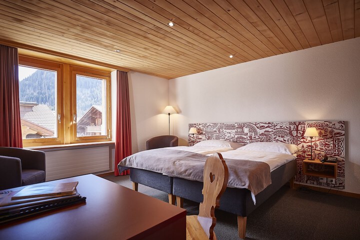 Room 8 of 37