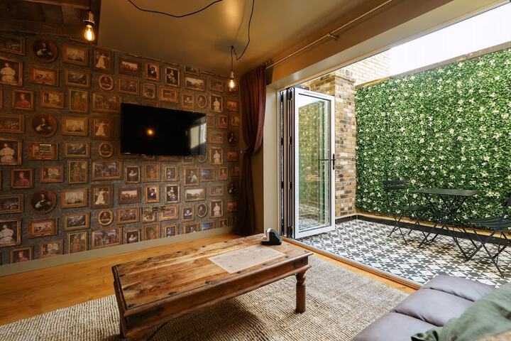 Room 46 of 106