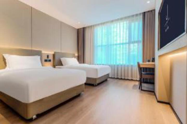 Room 8 of 8