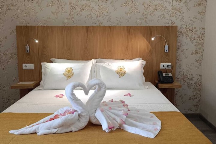 Room 13 of 36