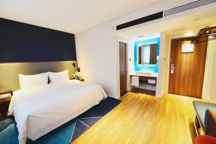 Room 18 of 54