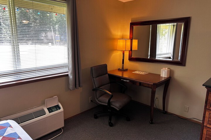 Room 111 of 390