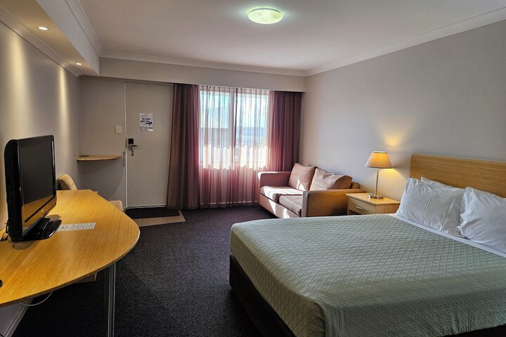 Room 32 of 114