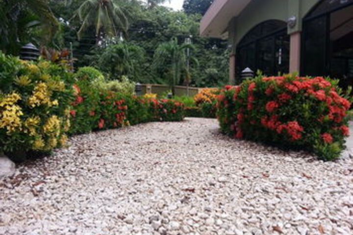 Hotel Exterior 9 of 26