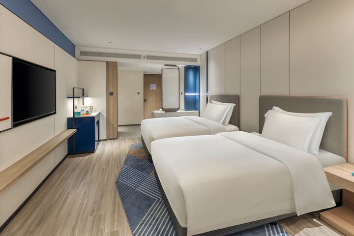 Room 6 of 21