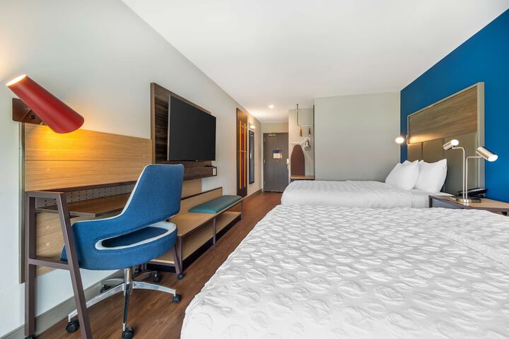 Room 14 of 24