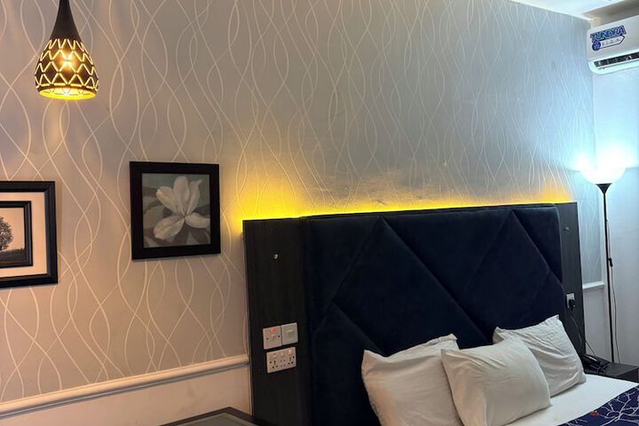 Room 54 of 288