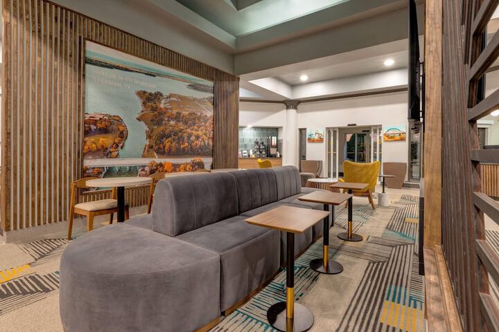 Hotel Interior 9 of 48