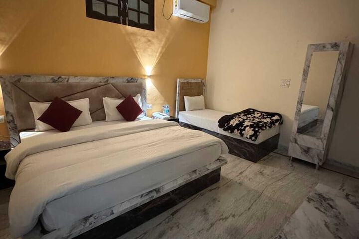 Room 2 of 13