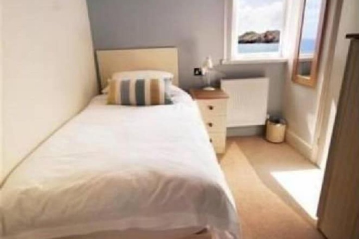 Room 4 of 22