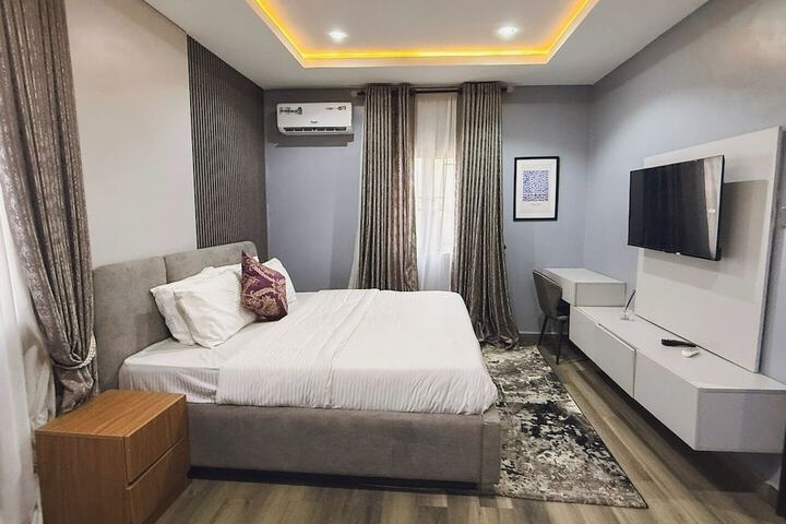 Room 3 of 23