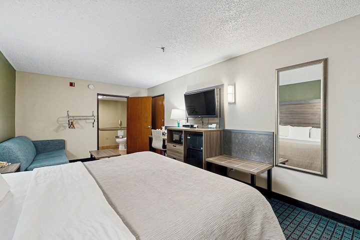 Room 6 of 27