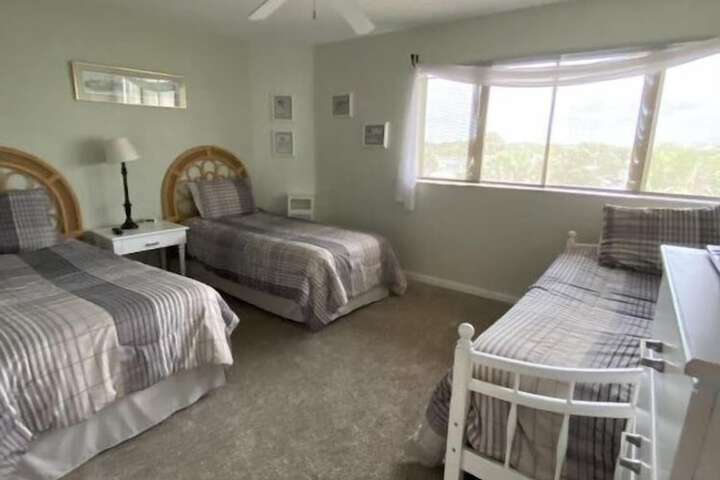 Room 4 of 19
