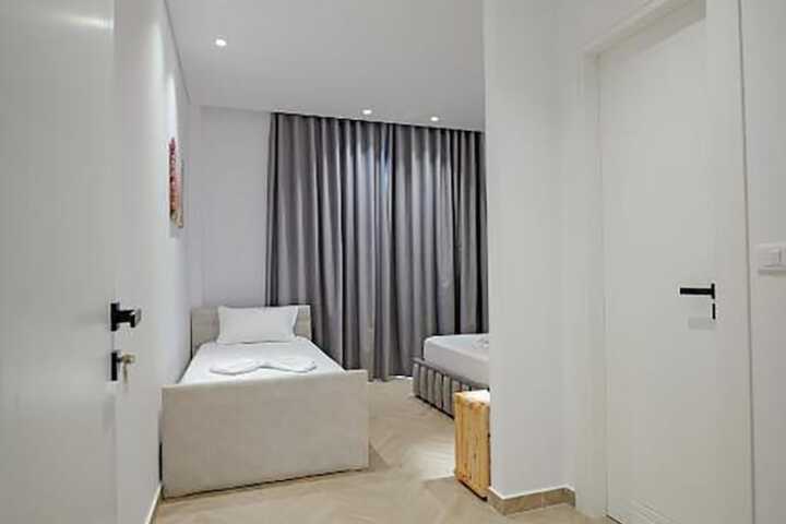 Room 84 of 141