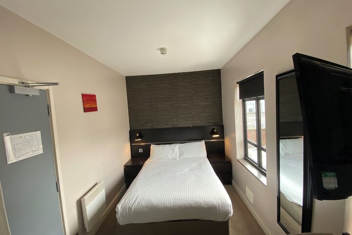 Room 20 of 29