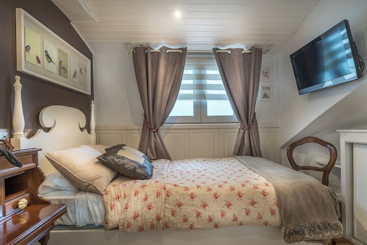 Room 26 of 45