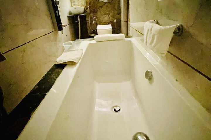 Room 48 of 49