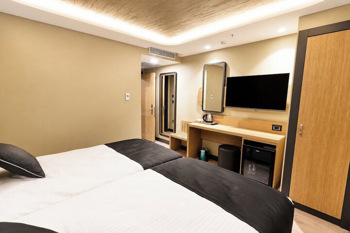 Room 39 of 72