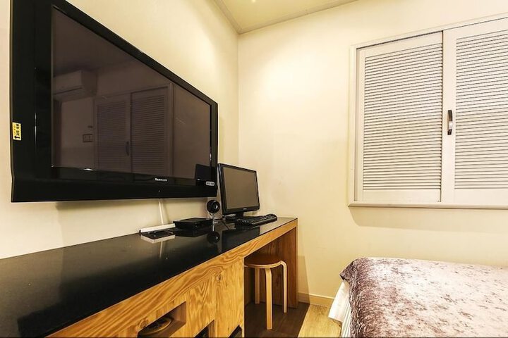 Room 1 of 57