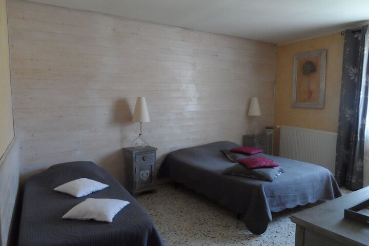 Room 5 of 23
