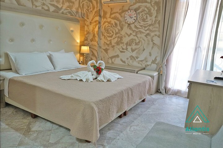 Room 7 of 30