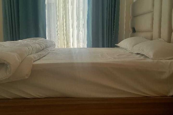 Room 5 of 18