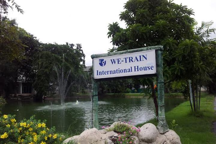 WE TRAIN HOTEL DON MUANG