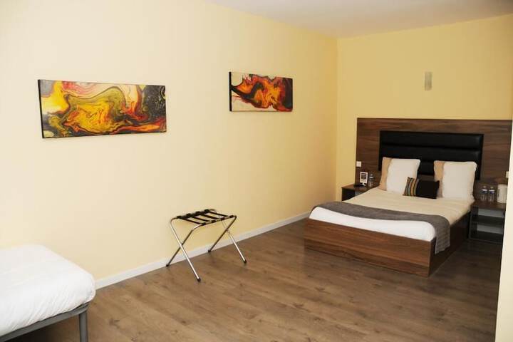 Room 4 of 17