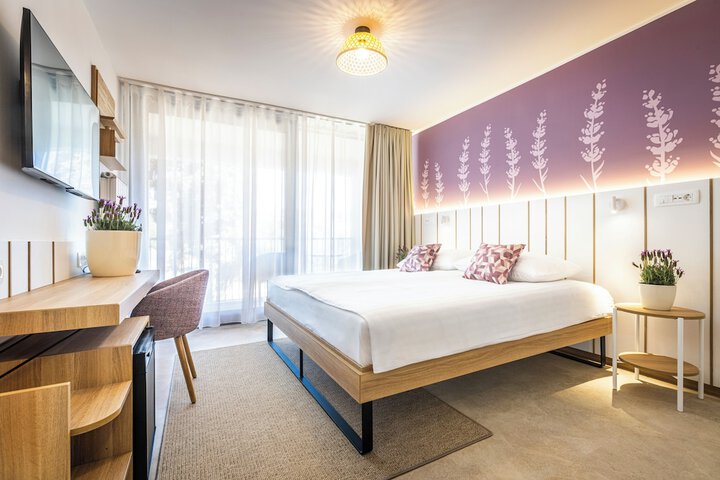 Room 2 of 45