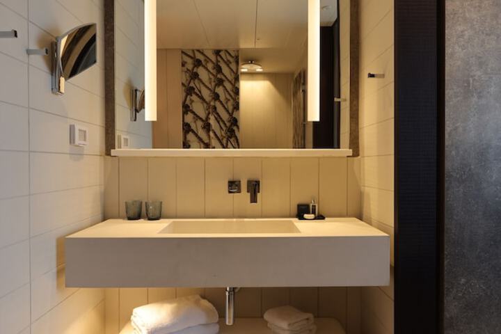 Room 45 of 58