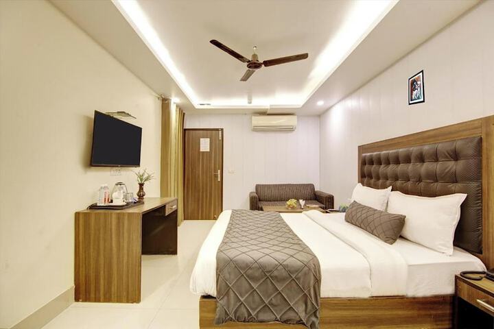 Room 14 of 60