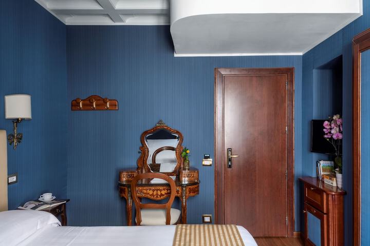 Room 164 of 380