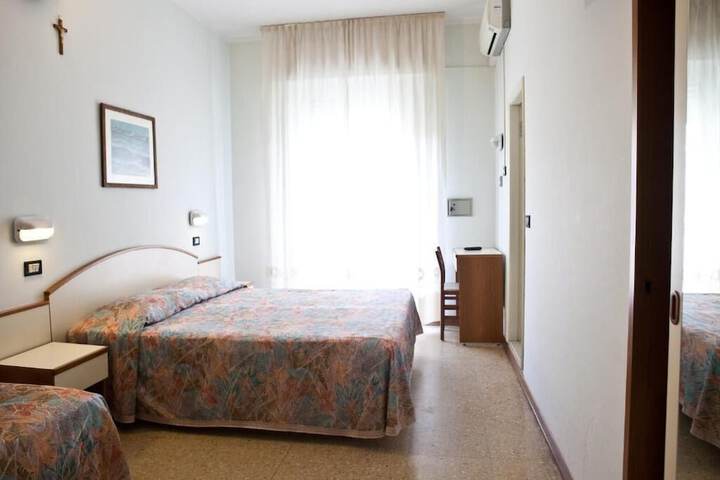 Room 2 of 19