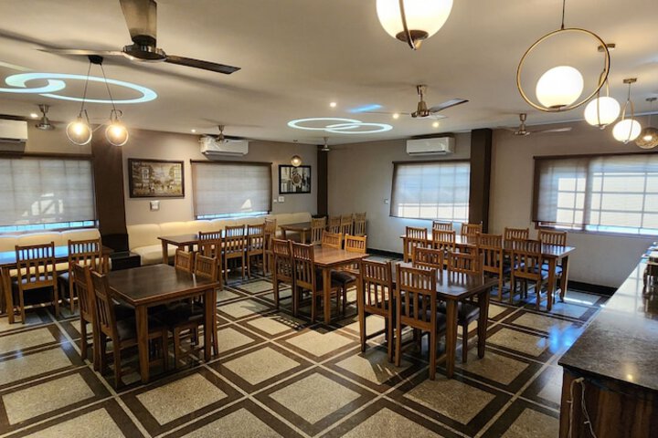 Dining Photos